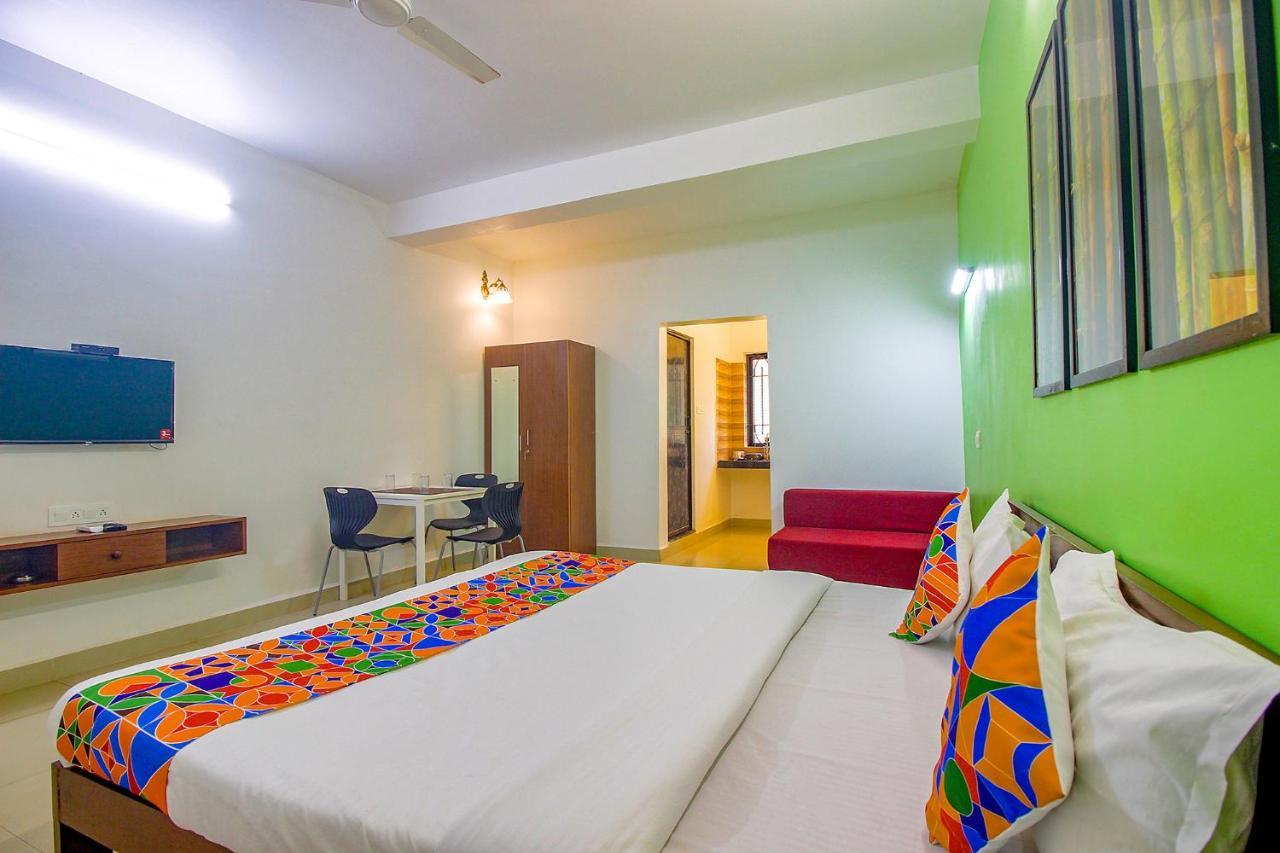 Fabescape Sk Studios With Pool & Gym, Arpora Velha Goa Exterior foto