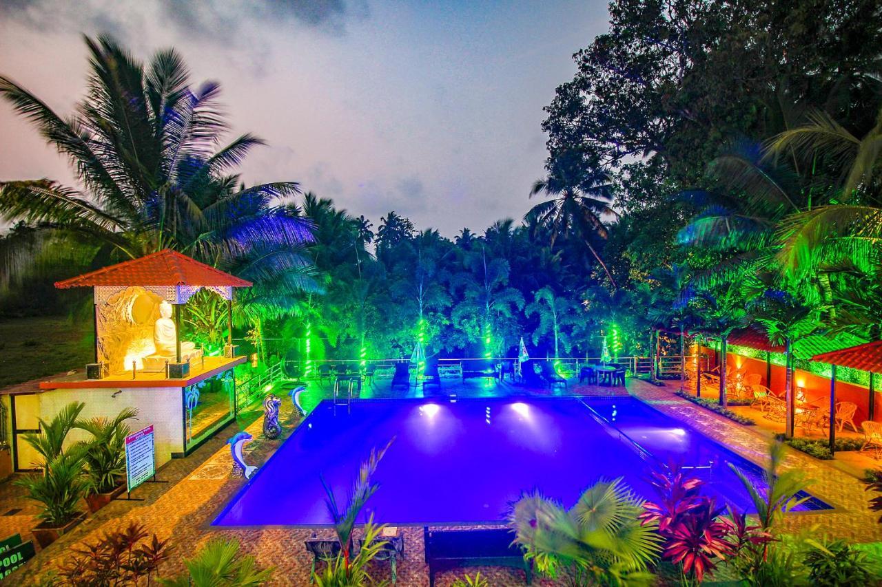 Fabescape Sk Studios With Pool & Gym, Arpora Velha Goa Exterior foto